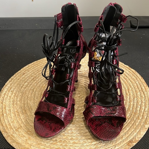 Club Couture Burgundy Animal Print Lace Up Gladiator Peep Toe Heel Size 8 - Picture 9 of 15